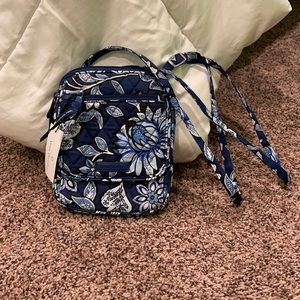 Never Used- Vera Bradley/ Mini Hipster